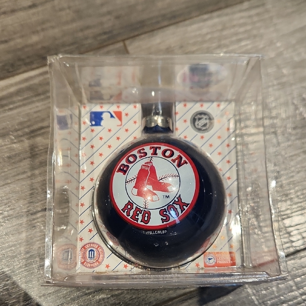 NWT 2006 Boston Red Sox Christmas Ornament